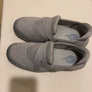 Orthofeet Gray Comfort Shoes